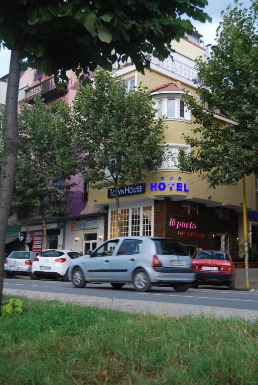 小镇别墅酒店 地拉那 外观 照片